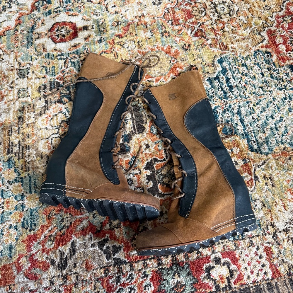 Women's Tall Lace-Up Brown Suede Boots - Picture 3 of 8
